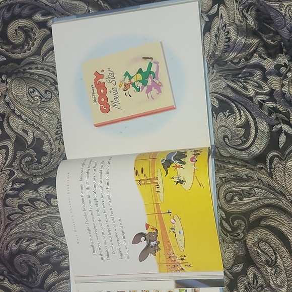 DISNEY Classic Storybook - Picture 3 of 5